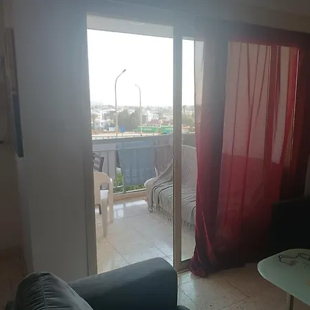 1 At Sharing Flat Appartamento Larnaca