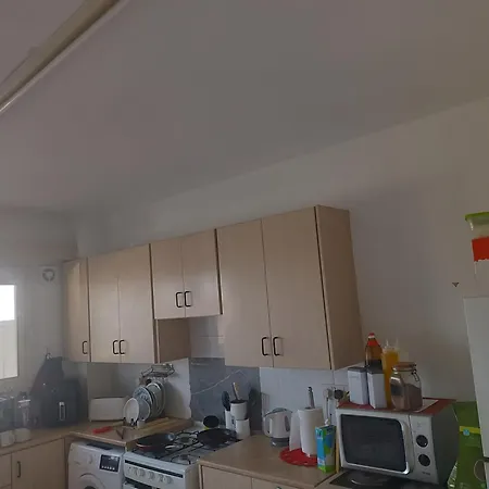 1 At Sharing Flat Апартаменты *