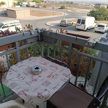 1 At Sharing Flat לרנקה