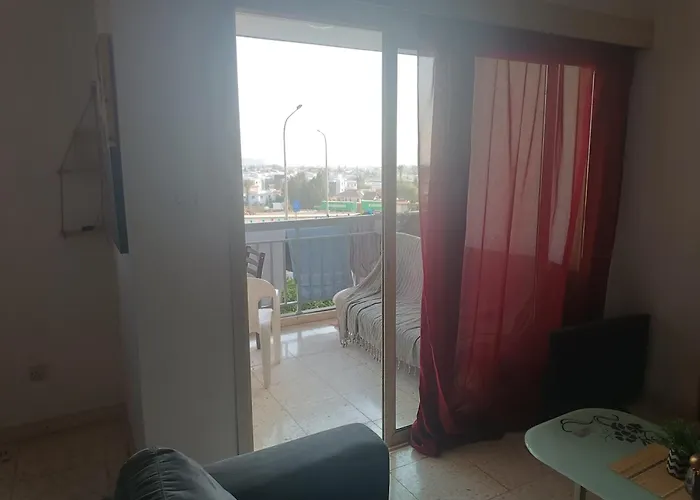 1 At Sharing Flat דירה לרנקה