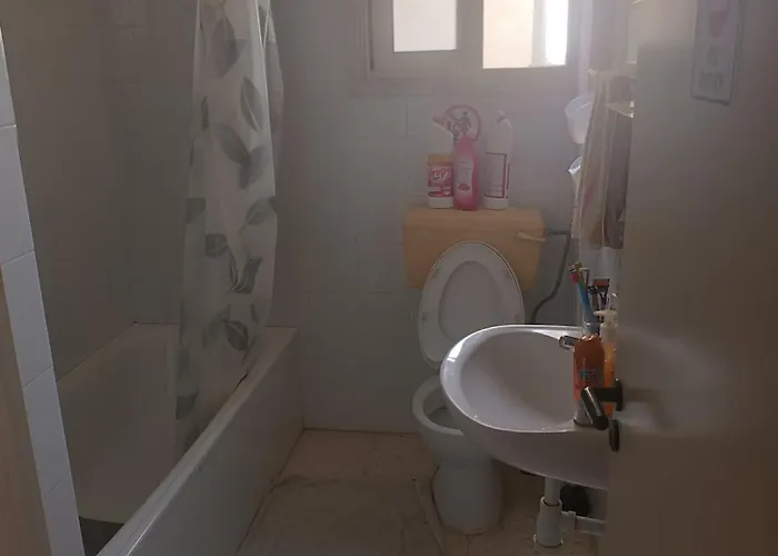 1 At Sharing Flat Апартаменты *